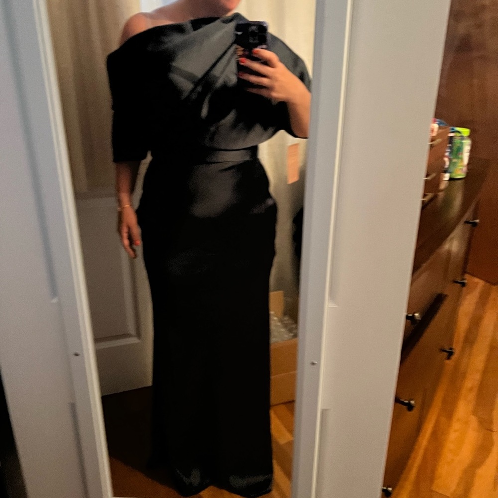 Amsale Pryce Off-Shoulder Satin Column Gown Size 8